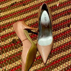 Snake skin feel leather pumps